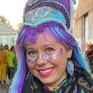 Meet your Posher, Elise